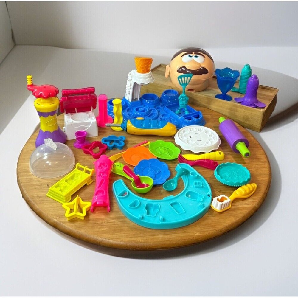 Play Doh Lot 33 Pieces Play Sets Misc Accessories Dentist Ice cream Cake party